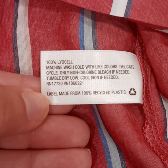 NWT Universal Thread - Picture 4 of 5